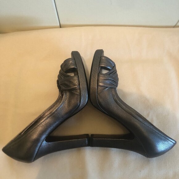 Cole Haan Tonya pewter-colored leather open-toe pumps sz 8 - Picture 14 of 16